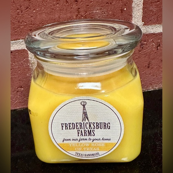 Fredericksburg Farms Other - Fredericksburg Farms “Yellow Rose of Texas” Candle 🌼